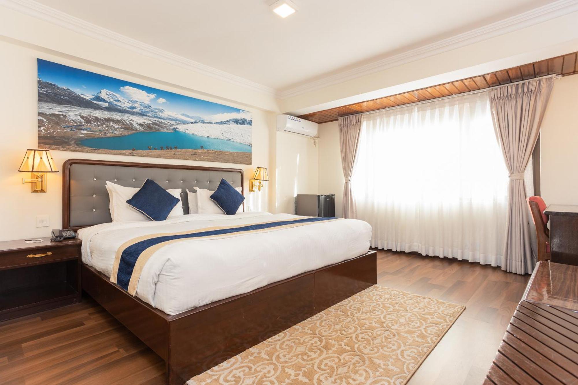 Business Hotel 4*